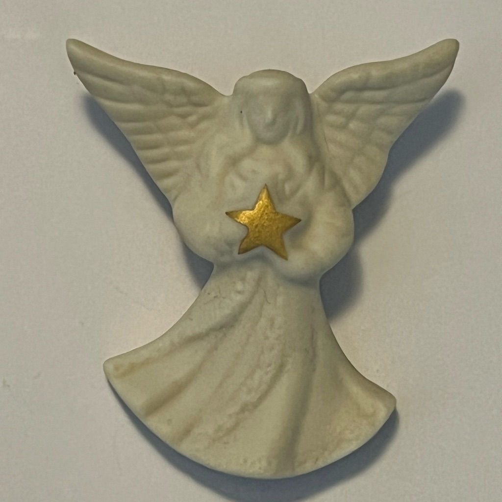Lenox Cream Angel Brooch With Gold Star 14$